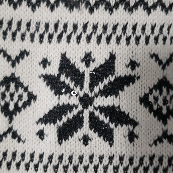 Sweater - Picture 4 of 5